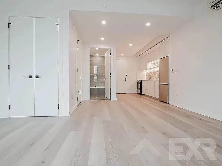 957 Atlantic Ave #518 — Photo 2