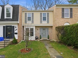 10025 Maple Leaf Dr, Gaithersburg, MD 20886