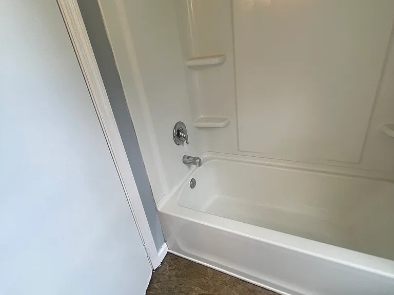 1033 Montgomery Ave — Photo 6
