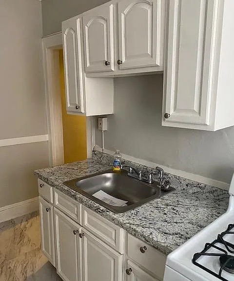 352 Laurel St #101 — Photo 1