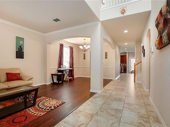 5th image of 724 Marina Vista Dr
