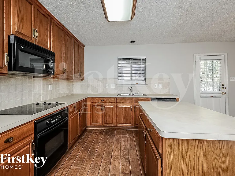 13413 Lost Spurs Rd — Photo 9