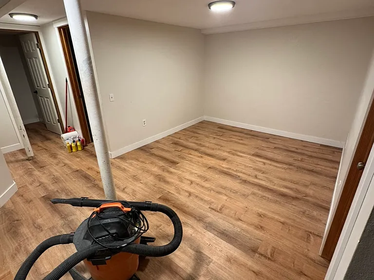 235 W Arrowhead Rd — Photo 9