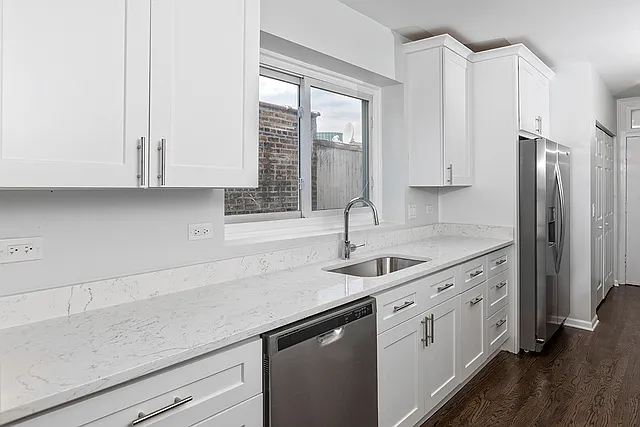 2720 W Winnemac Ave #2 — Photo 8