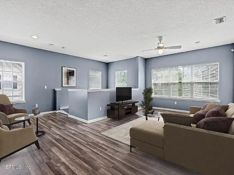 12301 Kernan Forest Blvd — Photo 2