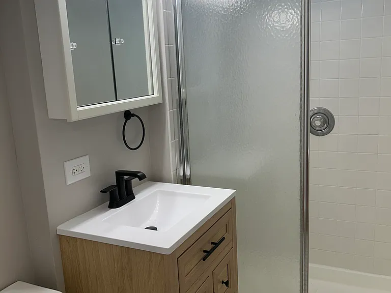 1057 W North Shore Ave #G — Photo 11