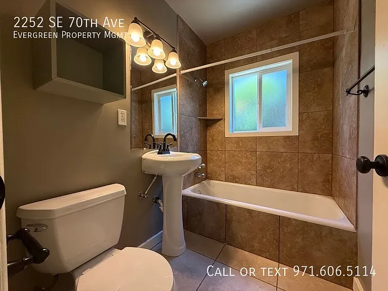 2252 SE 70th Ave — Photo 17