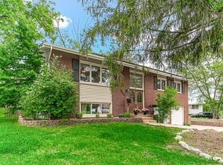 6720 Kincaid Dr, Woodridge, IL 60517