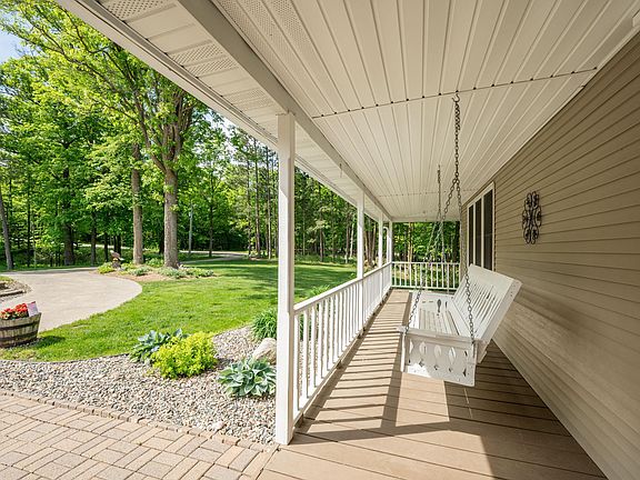 5th image of 23259 Lampi Rd
