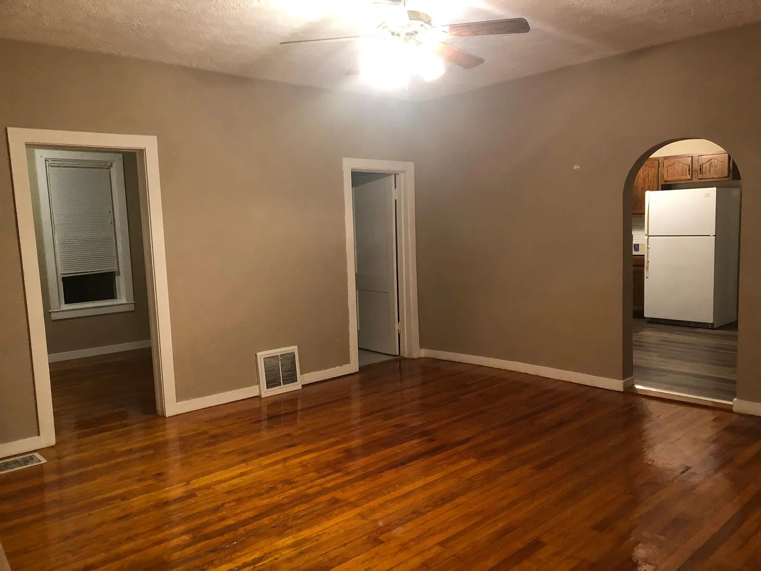 3 bed, 1176 sqft, $1,200 — Photo 3