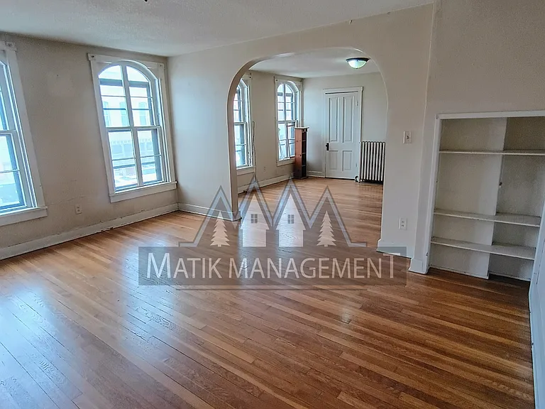 143 Main St W #1/2 — Photo 4