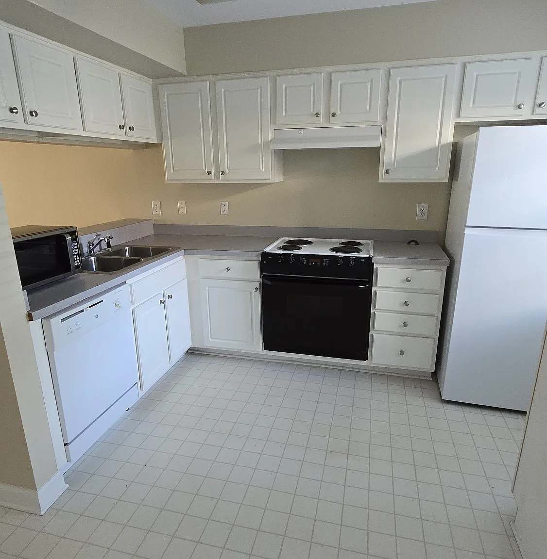 2 bed, 2.5 bath, 1100 sqft, $1,500 — Photo 3
