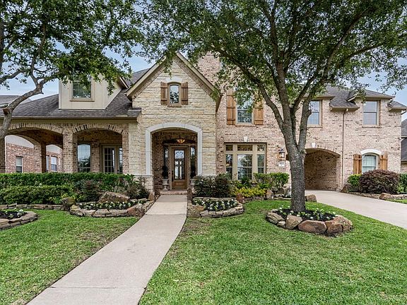 3rd image of 9522 W Pedernales River Dr