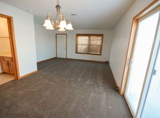 6166 S Pointe Dr SW, Rochester, MN 55902