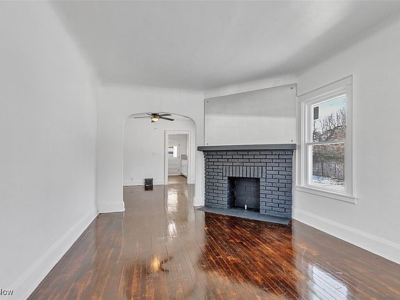 2nd image of 11412 Tuscora Ave