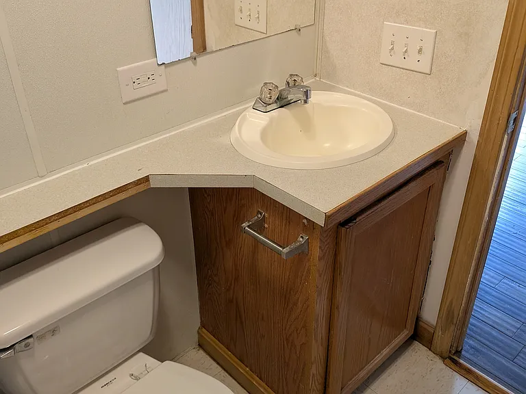 64 Rosebud Ave — Photo 8