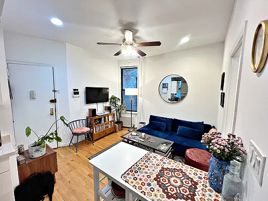 Rented by William Raveis Real Estate | media 16