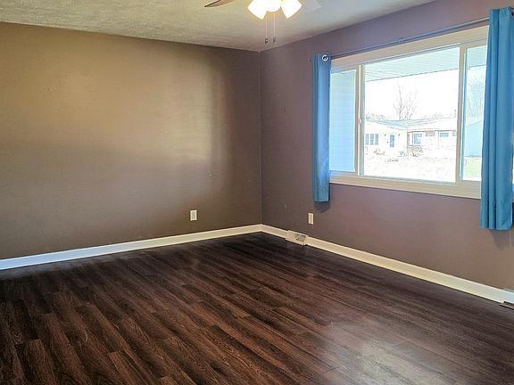 2nd image of 26 Woods Mill Rd