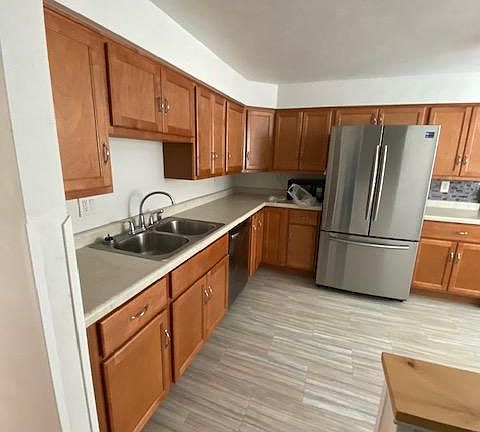 2nd image of 906 Academy Heights Dr