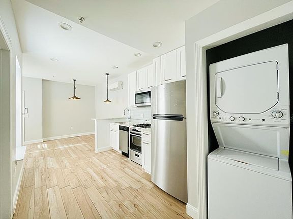 2nd image of 45 Clifton Pl #1D