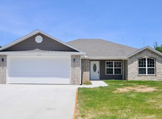 777 Deer Lodge Ct, Siloam Springs, AR 72761