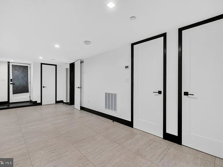 1513 Vermont Ave NW #BASEMENT — Photo 10