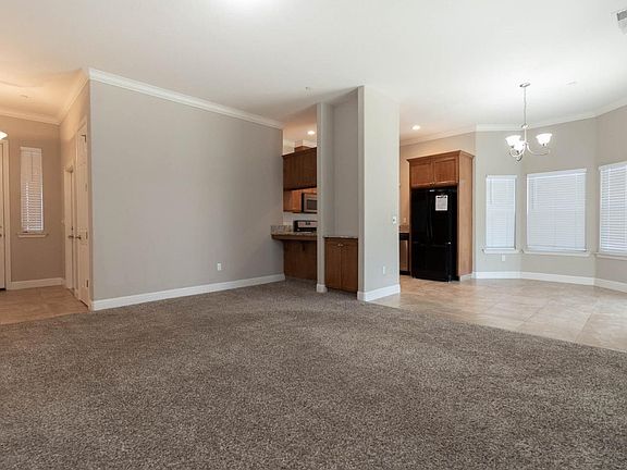 5th image of 553 Rockport Dr