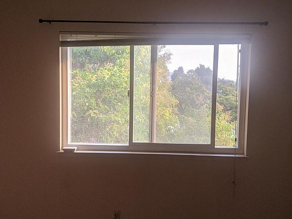 5th image of 907 Granada St #18
