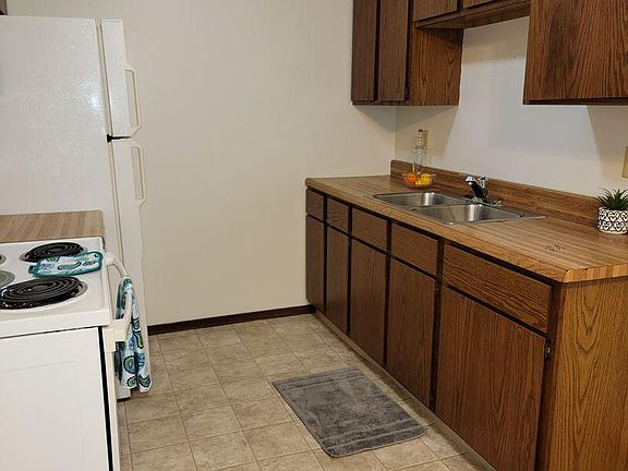 3rd image of 1706 9th St N APT 201