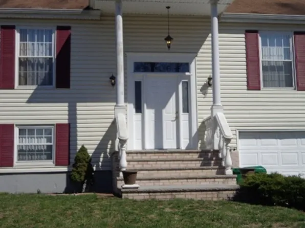 2 Salem Ln, Jackson, NJ 08527