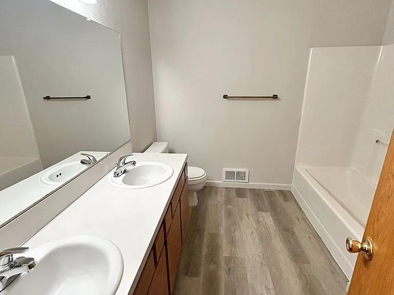 5626-5628 Glenridge Way #5630 — Photo 26