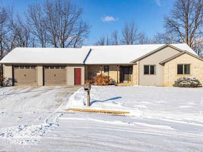 421 Fawnwood Ct, Wrightstown, WI, 54180
