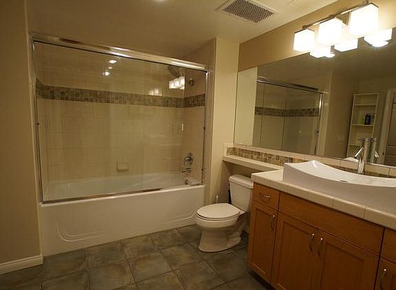 3rd image of 850 Beech St Unit 318