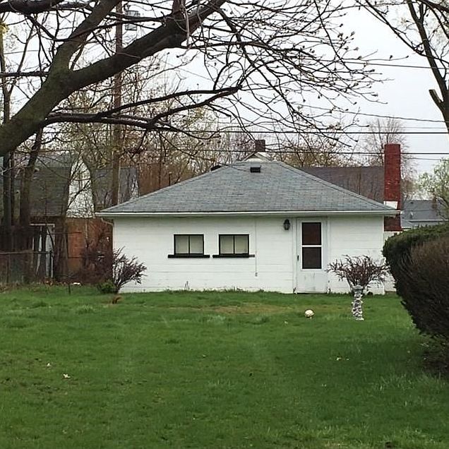 2nd image of 481 S Luett Ave