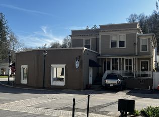 7779 Sam Snead Hwy, Hot Springs, VA 24445