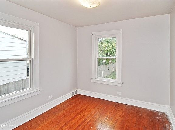 5th image of 1820 S 10th Ave