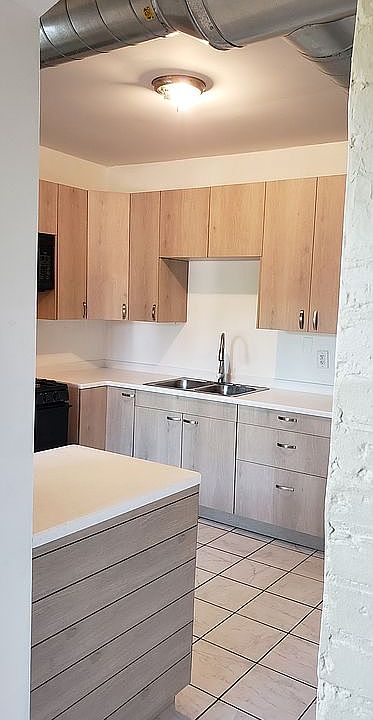 1st image of 43 Chicago Ave