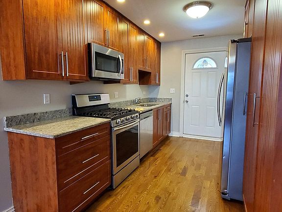 2nd image of 1937 W Race Ave #1