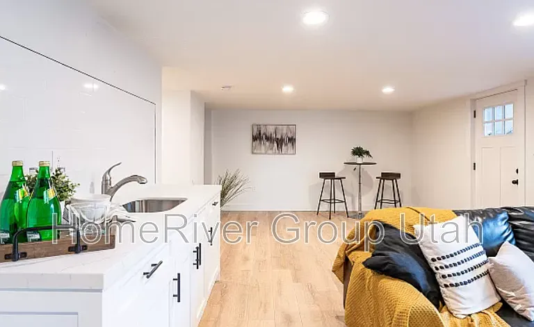 1626 E Downington Ave — Photo 24