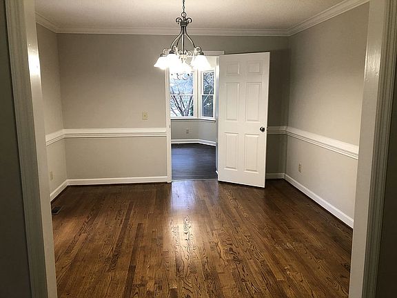 Dining Room to Eat-In Area