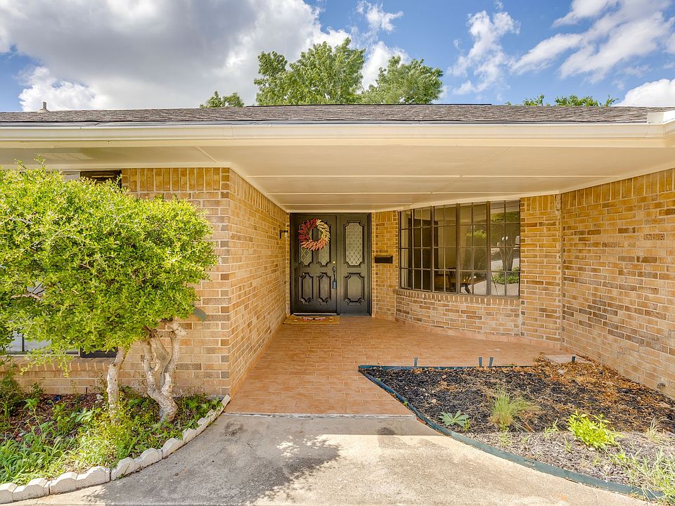 1st image of 4424 Foxfire Way