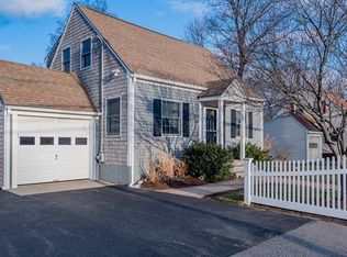29 Pilgrim Rd, Weymouth, MA 02191