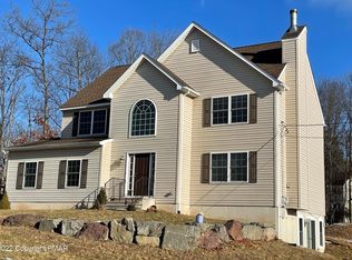 302 Lees Run Cir, East Stroudsburg, PA 18302