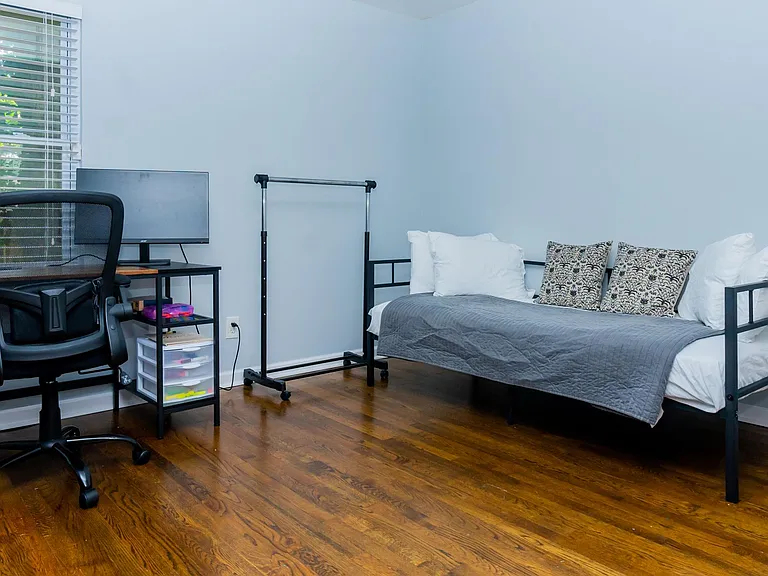 240 W Lake Dr NW — Photo 27