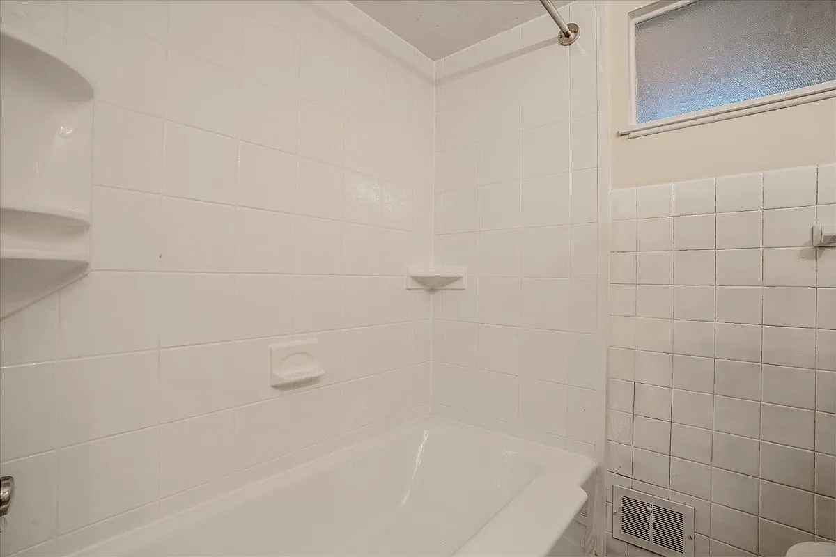 3940 Summers Dr photo 1
