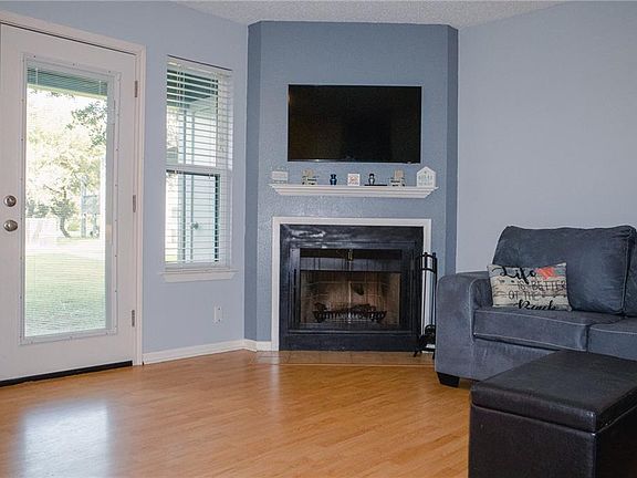 2nd image of 209 Forest Hls APT 116