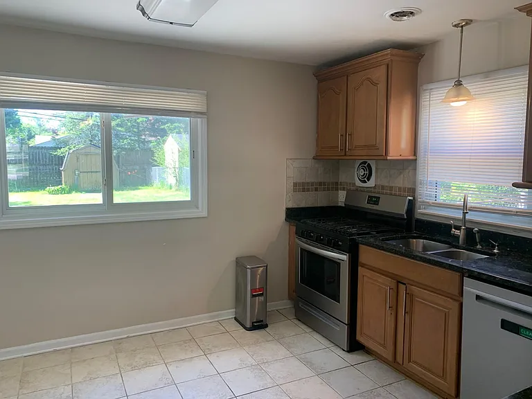 1096 Truwood Dr — Photo 17