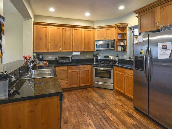 4th image of 705 Montgomerie Cir