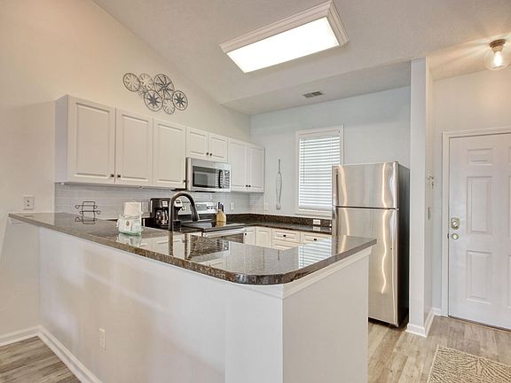 5th image of 601 N Hillside Dr. #4634
