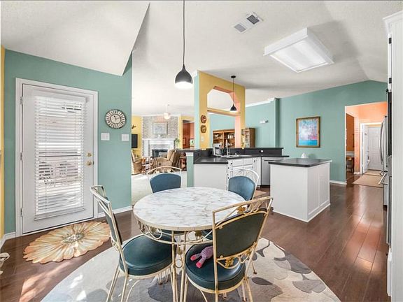 4th image of 1017 High Cotton Ln